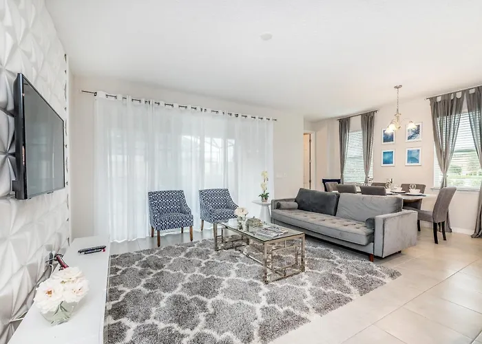Solara Resort Townhome, 15 Minutes From Disney