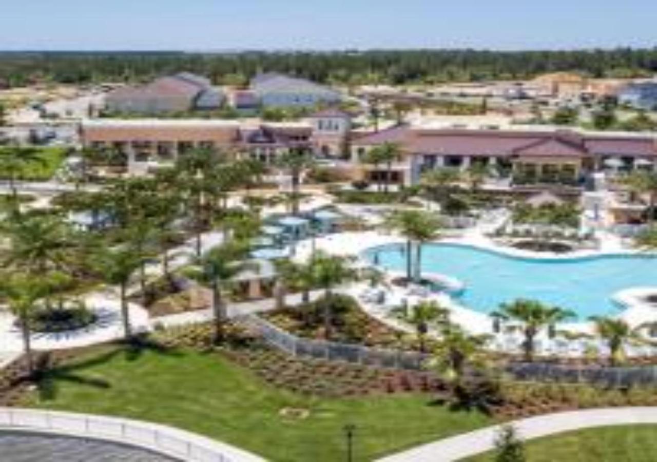 Solara Townhome, 15 Minutes From Casa de férias *